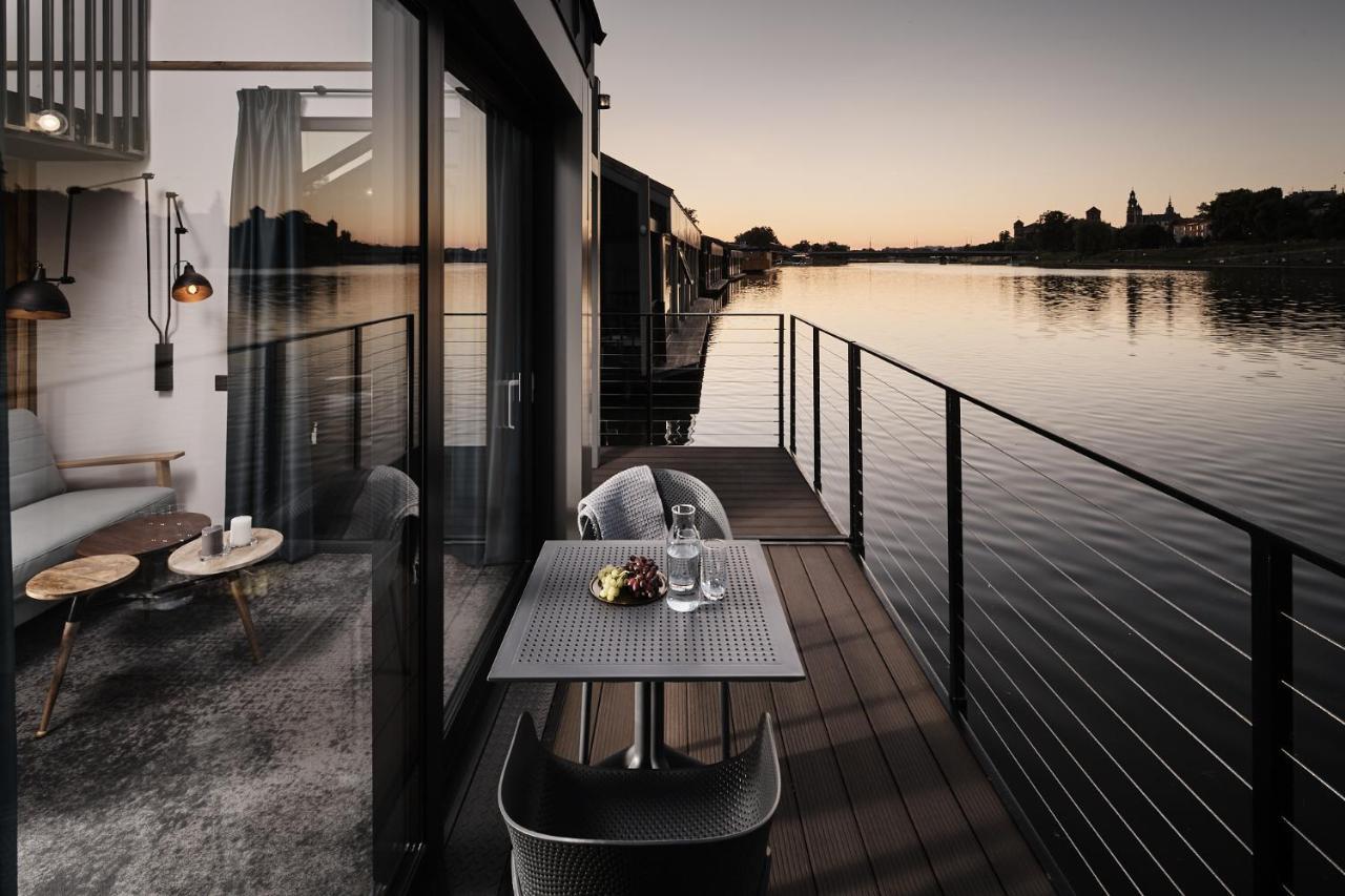 New Port - Premium Floating Aparthotel クラクフ エクステリア 写真