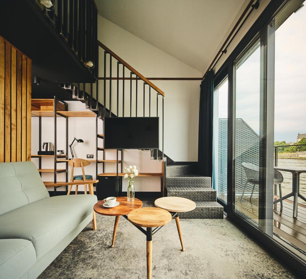 New Port - Premium Floating Aparthotel クラクフ エクステリア 写真